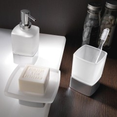Gedy - LOUNGE dávkovač mýdla na postavení, 280 ml, mléčné sklo, chrom 545513