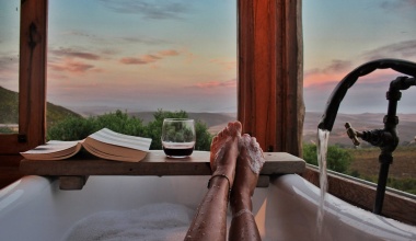 Teplou koupel či studenou sprchu před spaním?