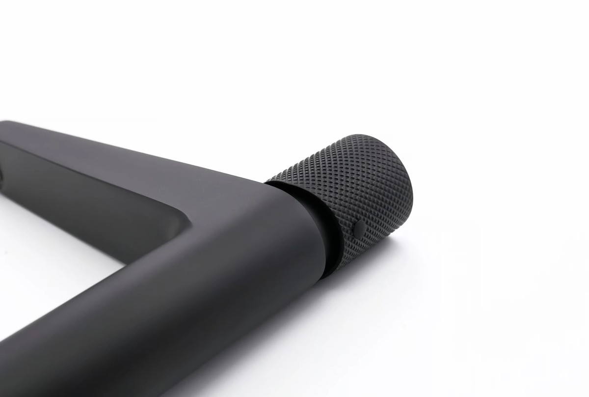 Umyvadlová stojánková baterie Loreta – nízká – černá matná – 423586