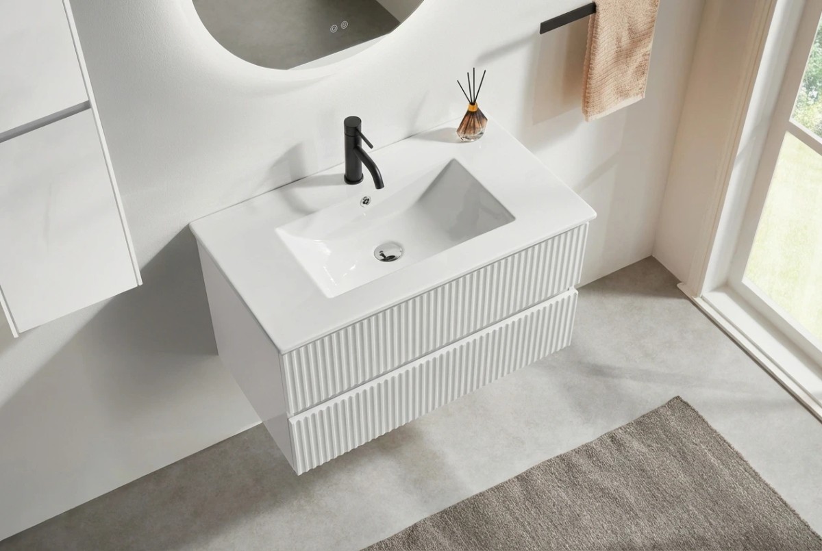 Koupelnová skříňka pod umyvadlo Carole – bílá matná rýhovaná – 79x48x45 cm